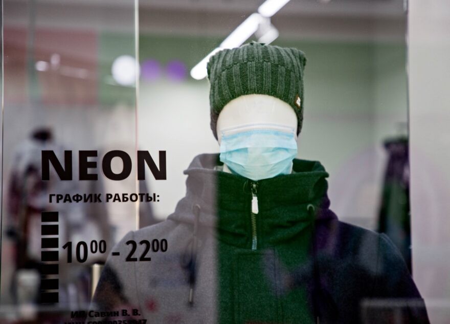 Житель Тверской области украл с манекена женскую куртку