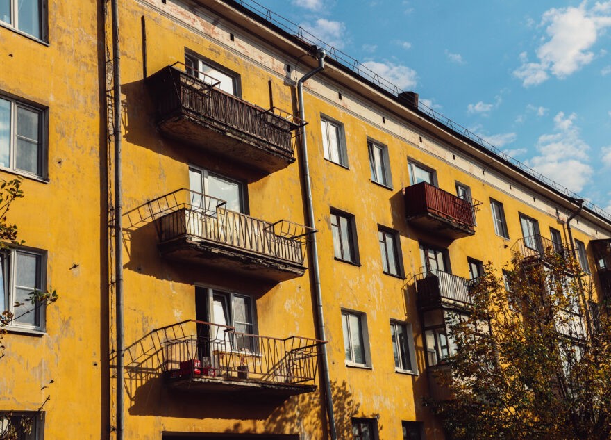 Сирота из Тверской области 8 лет ждёт собственную квартиру