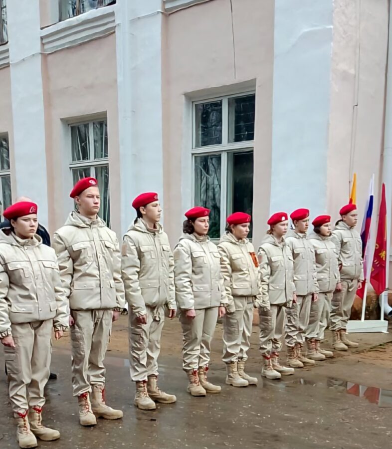 В память о стрелке Иване Розове в Тверской области установили мемориальную доску
