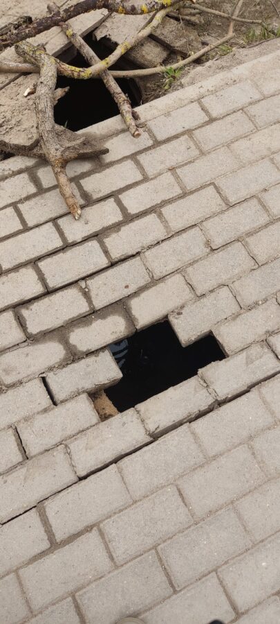 В Тверской области дети могут провалиться под тротуар