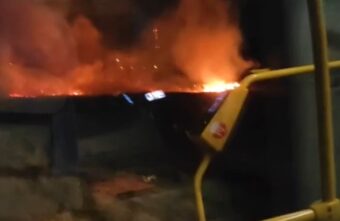 В Тверской области рано утром полыхала трава