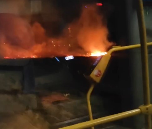 В Тверской области рано утром полыхала трава