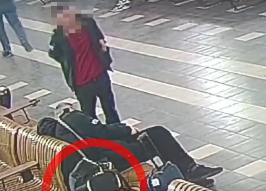 На железнодорожной станции в Тверской области мужчина нарвался на барсеточников На железнодорожной станции в Тверской области мужчина нарвался на барсеточников