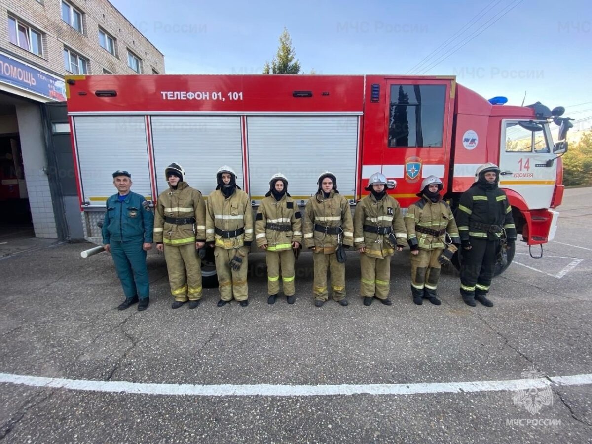 Пожарные спасли двух женщин и собаку в Тверской области | ТОП Тверь новости