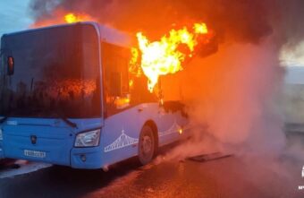 Опубликованы новые фотографии горящего пассажирского автобуса в Твери