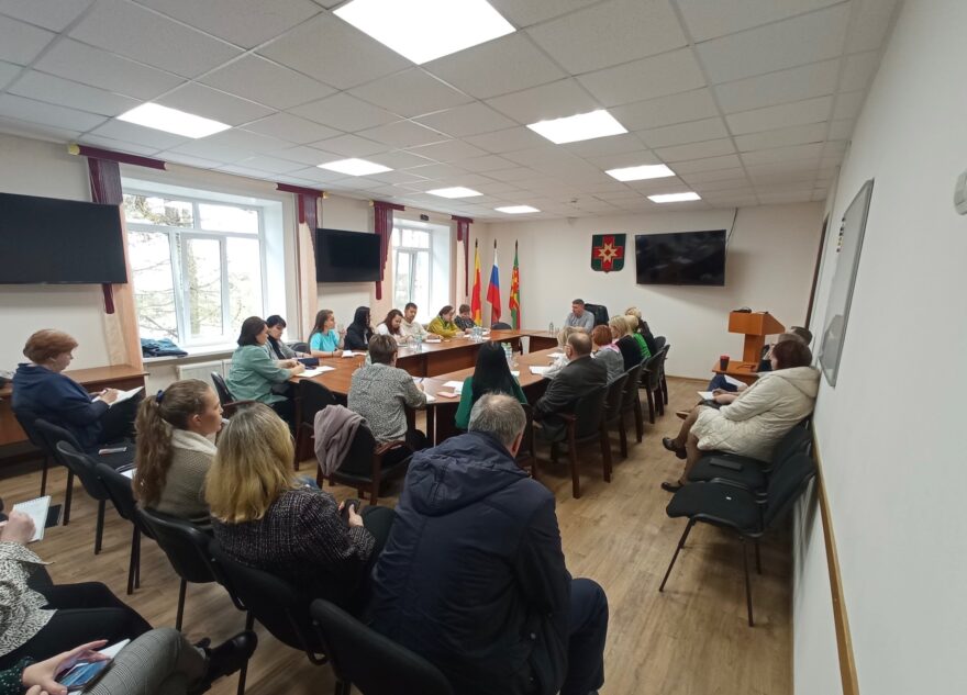 В Лихославле задумались, как победить борщевик Сосновского