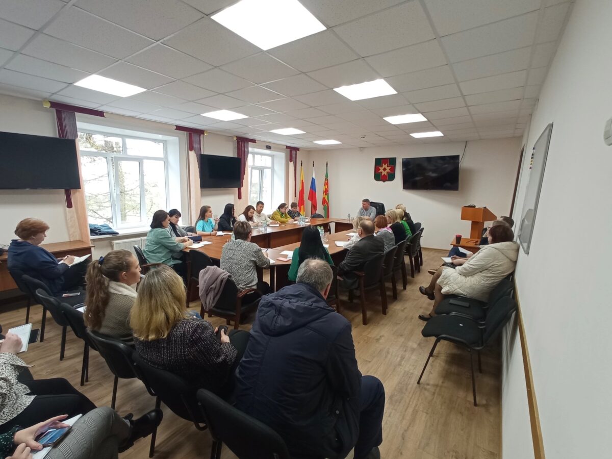 В Лихославле задумались, как победить борщевик Сосновского