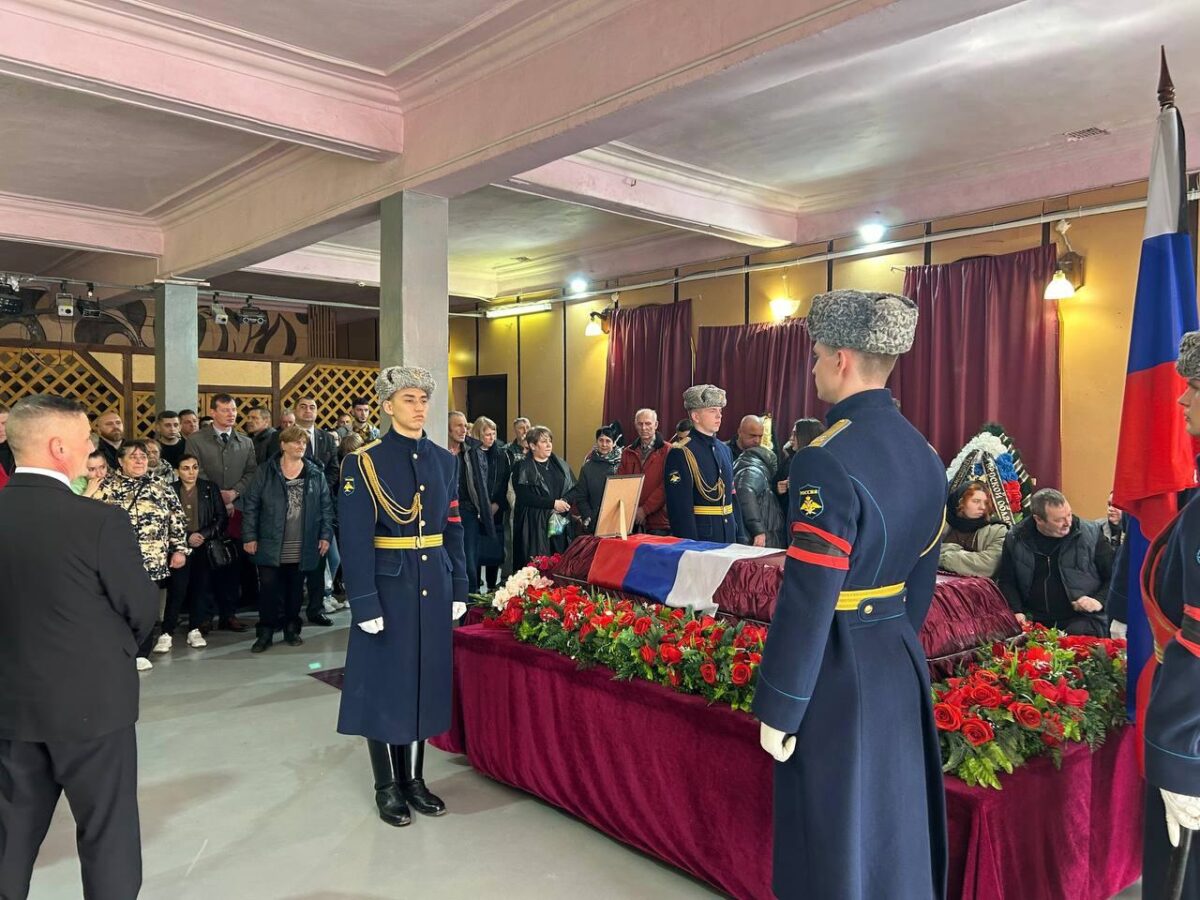 В Тверской области простились с 30-летним бойцом Никитой Агаевым В Тверской области простились с 30-летним бойцом Никитой Агаевым