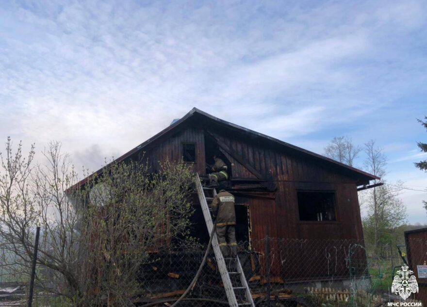 В Тверской области из-за нарушения правил безопасности сгорел жилой дом