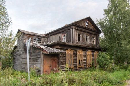 Пожары добивают в Твери уникальный дом Пожары добивают в Твери уникальный дом