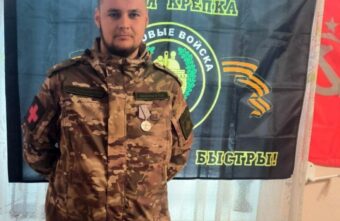 Фельдшеру скорой помощи из Тверской области вручили медаль за спасение сослуживцев в зоне СВО