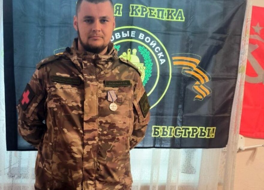 Фельдшеру скорой помощи из Тверской области вручили медаль за спасение сослуживцев в зоне СВО