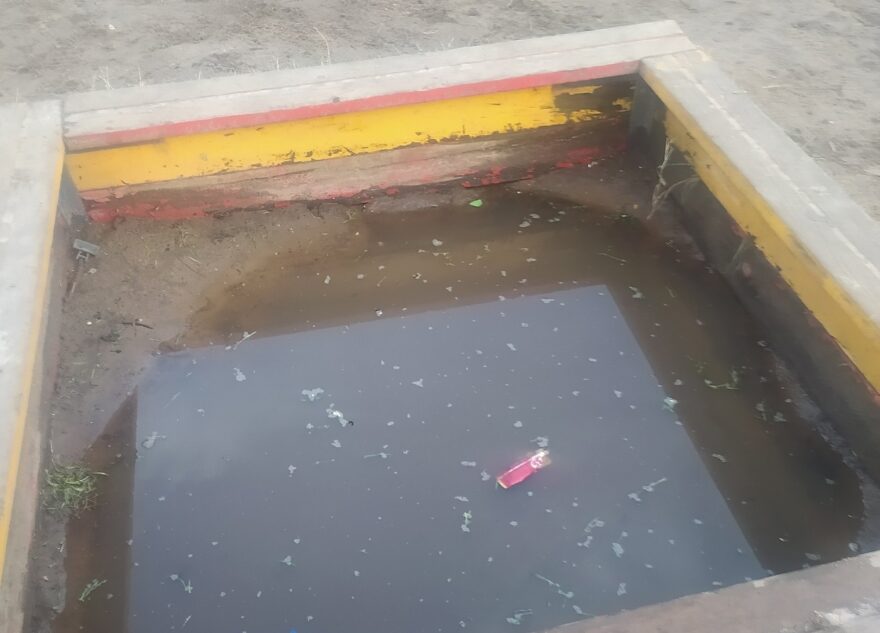 В Тверской области жители пожаловались на бассейн вместо песочницы