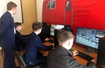 Школьникам Тверской области рассказали о железнодорожных профессиях и напомнили правила транспортной безопасности