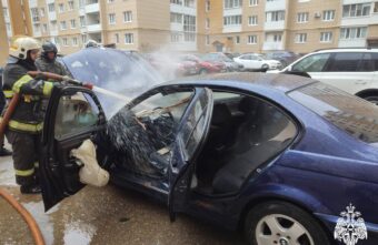 Утром в Твери произошёл пожар в иномарке