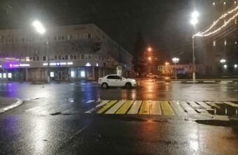 В Твери мужчину с серьезными травмами госпитализировали после аварии