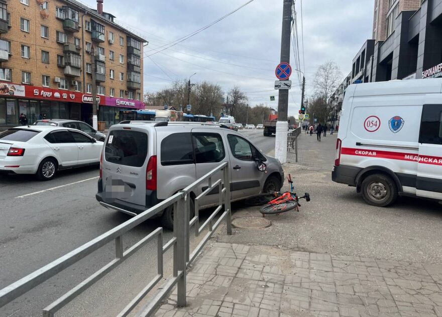 Велосипедист попал в больницу после ДТП в Твери