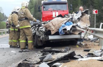 В Тверской области устанавливают обстоятельства ДТП, в котором погибли три человека