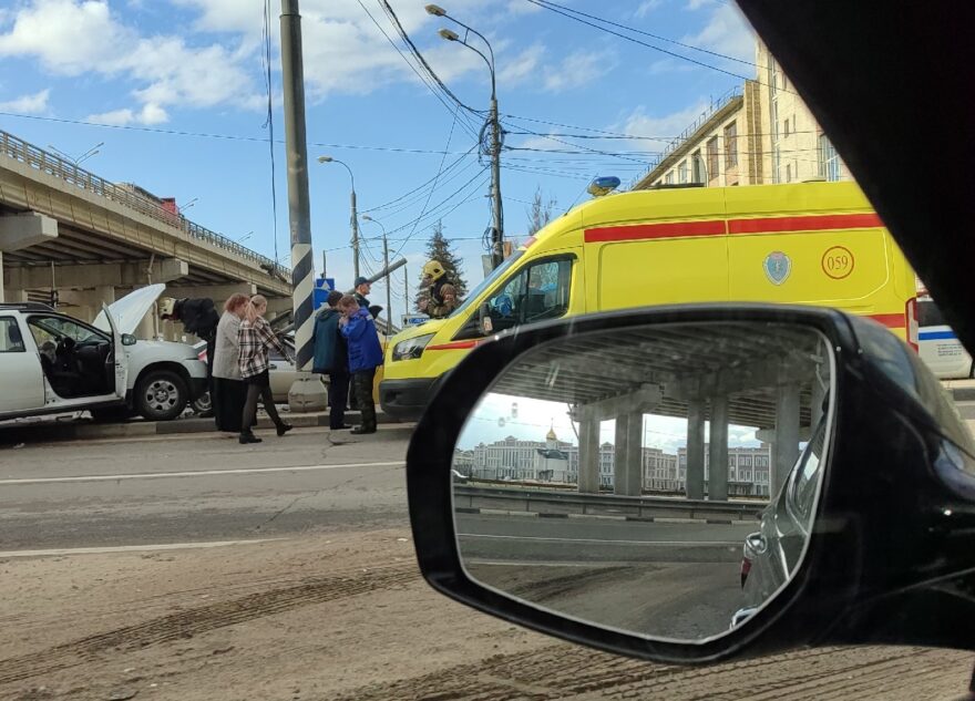 В Твери произошло серьезное ДТП у Мигаловского моста