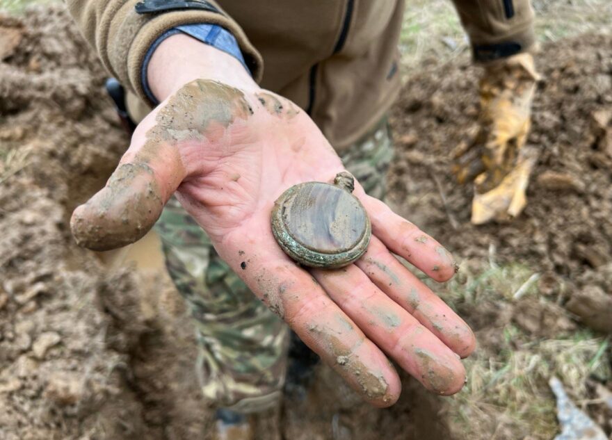 В Тверской области нашли медальон неизвестного красноармейца