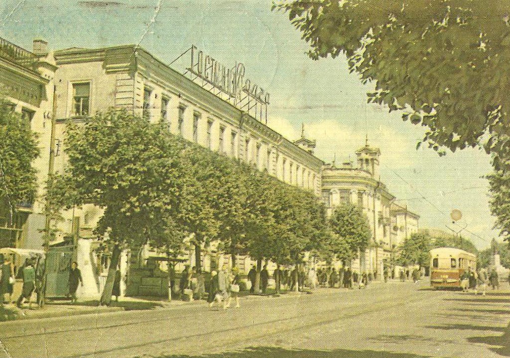Тверской Арбат: тусовки, аскеры и долгая история