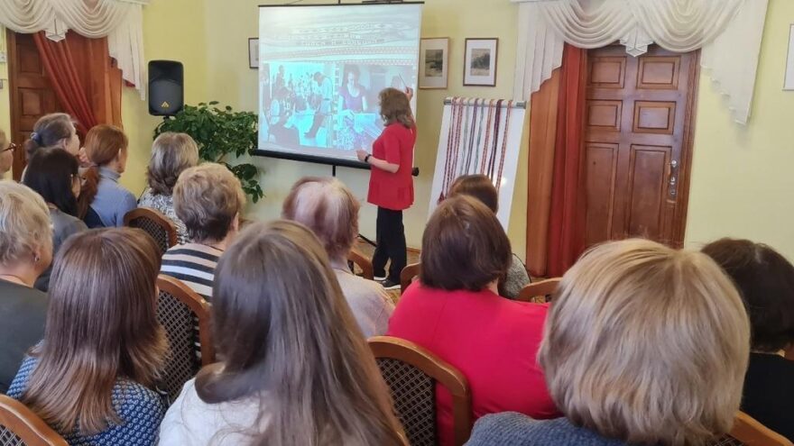 Мастер-класс по изготовлению торопецких поясов провели в честь грядущего юбилея города