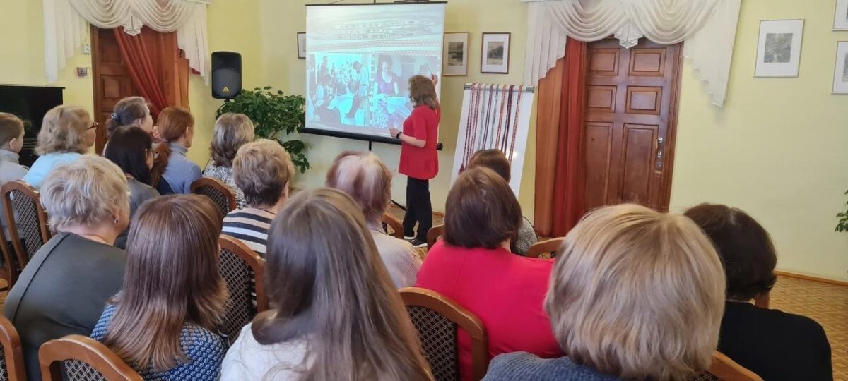 Мастер-класс по изготовлению торопецких поясов провели в честь грядущего юбилея города