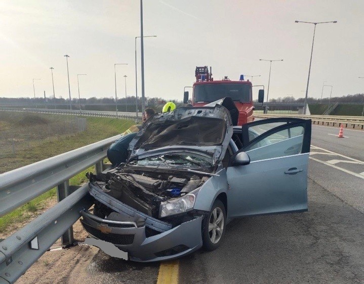 Уснувший водитель спровоцировал ДТП с тремя пострадавшими под Тверью