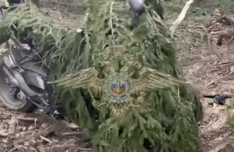 Задержанный в Тверской области подозреваемый в расстреле полицейских прятал мотоцикл в лесу