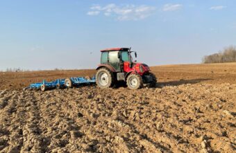 Весенние полевые работы: в Тверской области обработали около 2 тысяч га пашни Весенние полевые работы: в Тверской области обработали около 2 тысяч га пашни