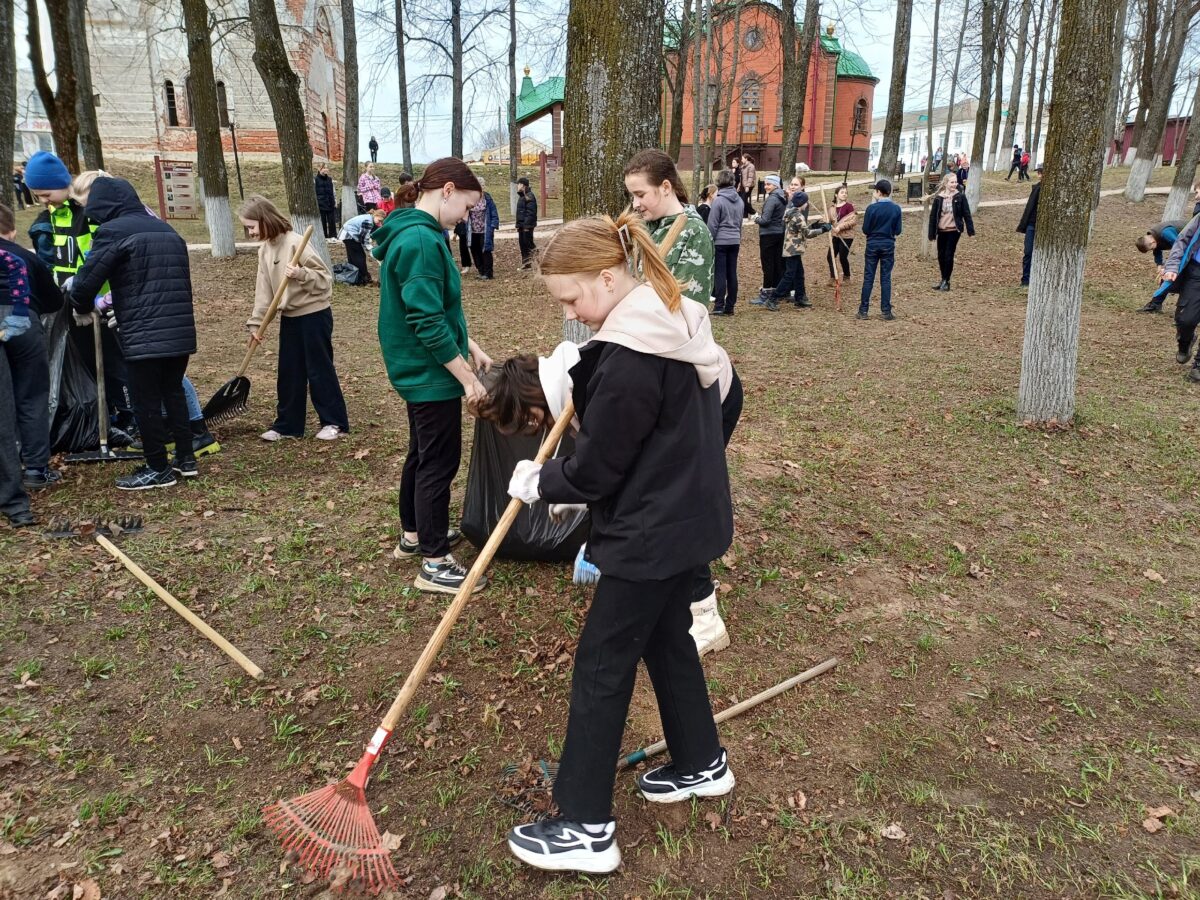 Жители Тверской области участвуют в экологическом субботнике «Зеленая Весна»