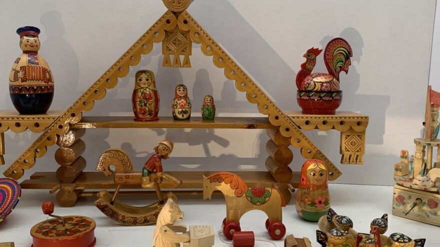 Жителей Верхневолжья приглашают на выставку «Мы сказками предания зовем»