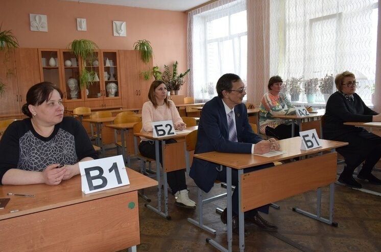В Оленинском округе взрослые написали ЕГЭ по истории