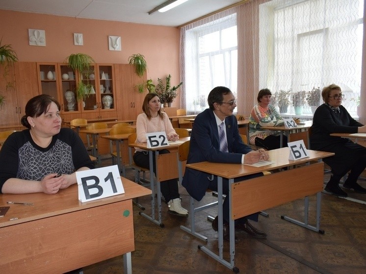 В Оленинском округе взрослые написали ЕГЭ по истории