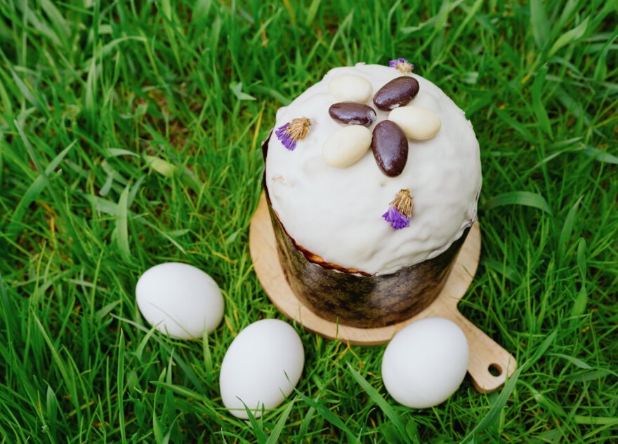 Врач рассказала о вреде магазинных куличей для детей