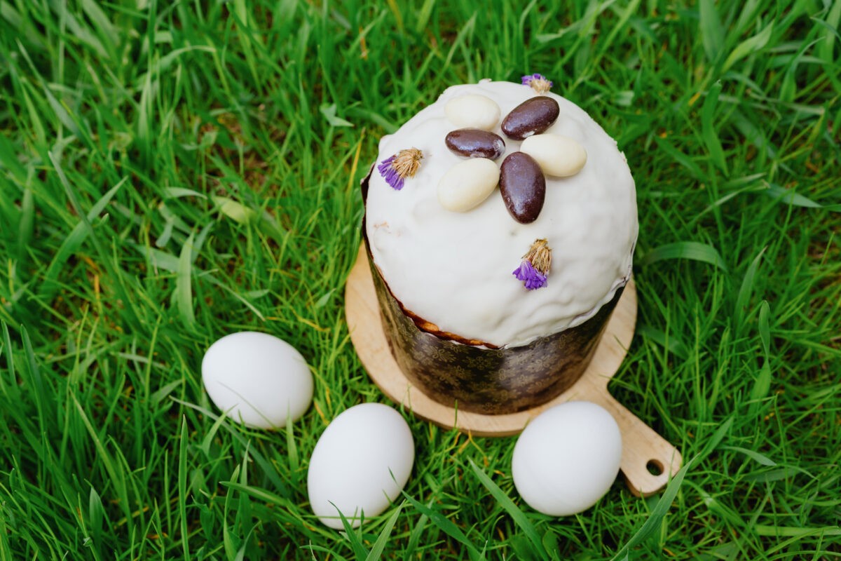 Врач рассказала о вреде магазинных куличей для детей