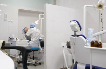Врач рассказал об опасных причинах неприятного запаха изо рта Врач рассказал об опасных причинах неприятного запаха изо рта