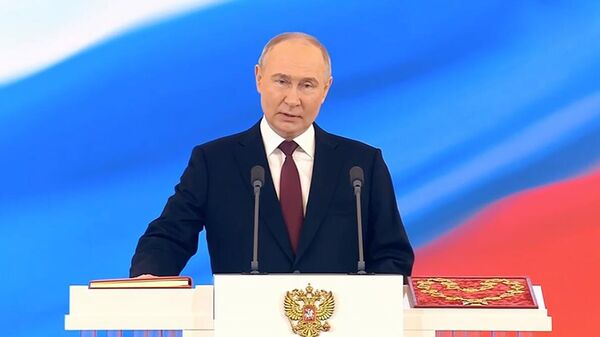 Владимир Путин: Мы должны вырастить и воспитать молодые поколения, которые будут укреплять могущество России