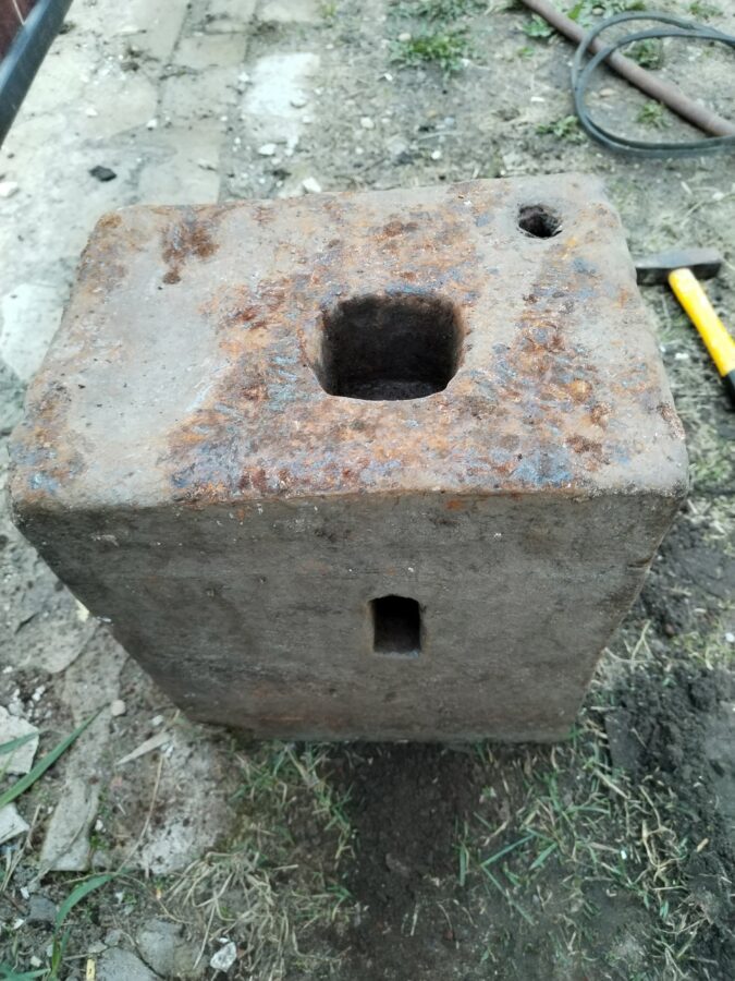 В Музей гвоздарей под Тверью привезли самый тяжелый экспонат