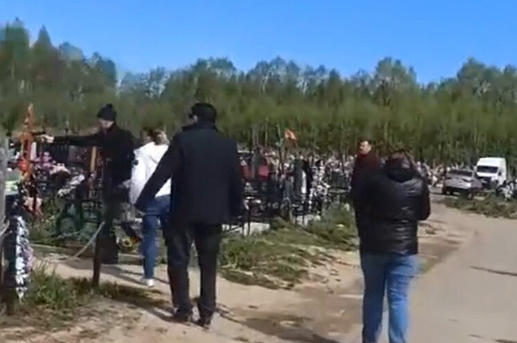 В Твери задержали мужчину, который устроил стрельбу на кладбище