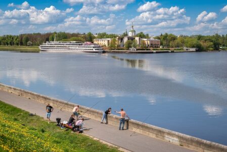 Роструд напомнил россиянам о короткой рабочей неделе в июне Роструд напомнил россиянам о короткой рабочей неделе в июне