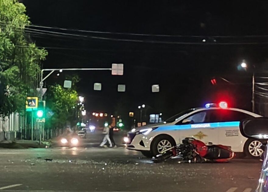 В Твери на площади Капошвара разбился мотоциклист