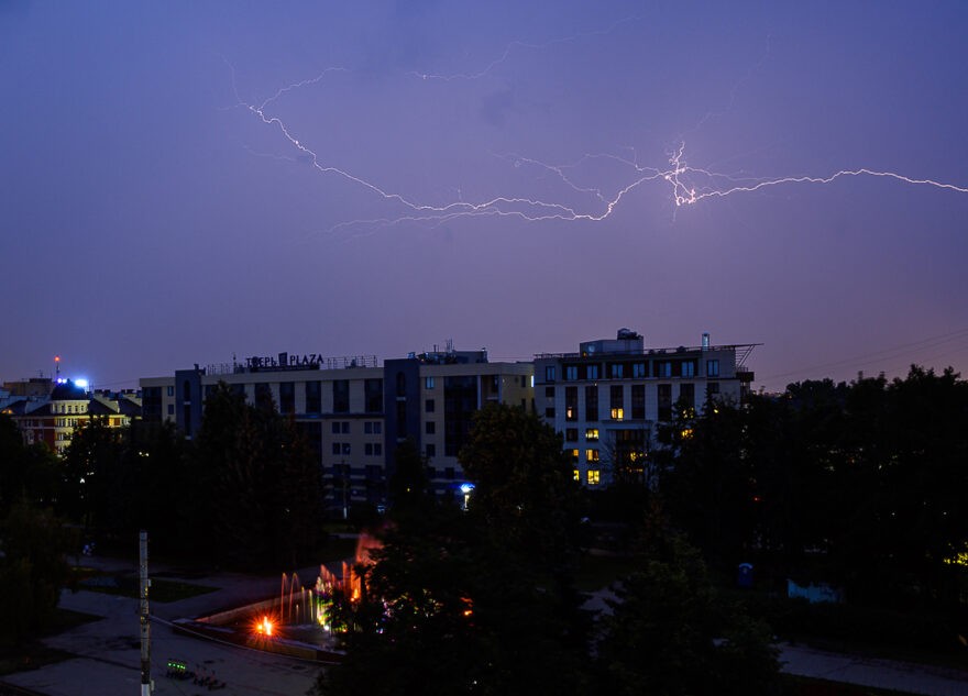 Жителей Тверской области предупредили о надвигающейся грозе