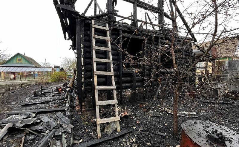Два человека погибли при пожаре в СНТ под Тверью