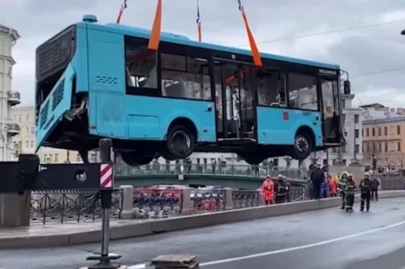 Женщина из Тверской области, пострадавшая в ДТП на Мойке, умерла Женщина из Тверской области, пострадавшая в ДТП на Мойке, умерла