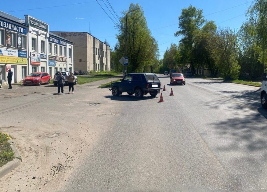 В Тверской области несовершеннолетний на мотоцикле врезался в Ладу