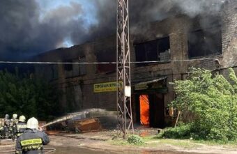 Прокуратура устанавливает причину крупного пожара на улице Спартака в Твери Прокуратура устанавливает причину крупного пожара на улице Спартака в Твери