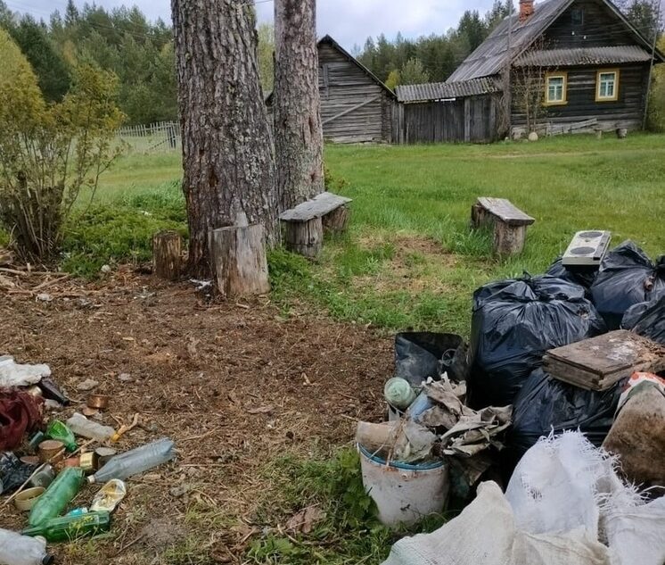 "Обстоятельства непреодолимой силы" вынудили людей набрать 30 мешков мусора в Тверской области