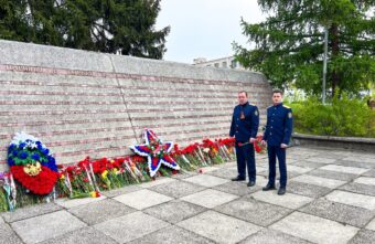 В День Победы сотрудники следственных отделов возложили цветы к монументам Воинской Славы, Вечному огню и мемориалам павших воинов