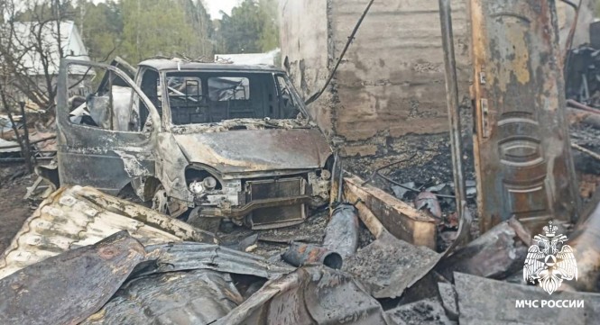 В Тверской области в пожаре сгорели два дома и две Газели